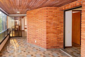 Image 15 - 896152