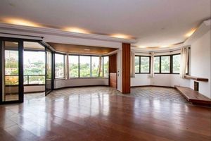 Image 37 - 896152