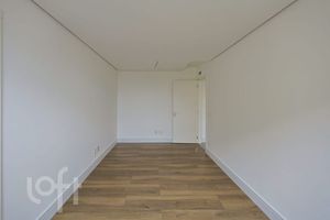 Image 3 - 896153