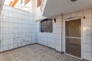 Image 32 - 896159