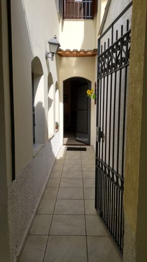 Image 0 - 896159