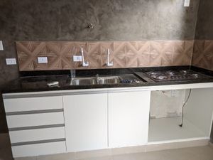 Image 25 - 896203