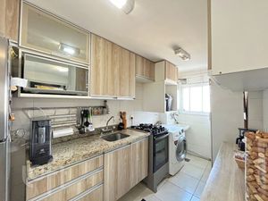 Image 13 - 896204