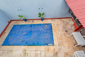 Image 30 - 896205
