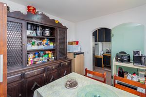 Image 38 - 896205
