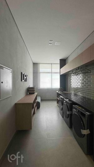 Image 21 - 896207