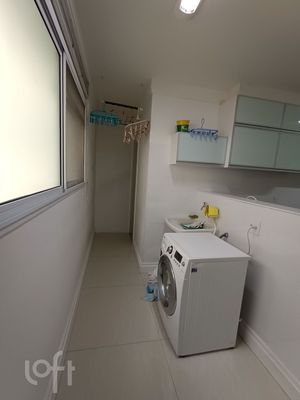 Image 9 - 896209