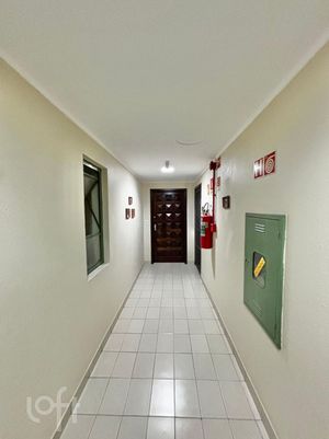 Image 20 - 896217