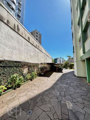 Image 24 - 896217