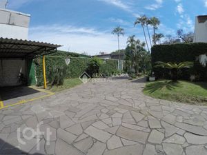 Image 0 - 896217