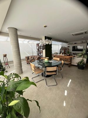 Image 17 - 896218