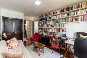 Image 3 - 896219