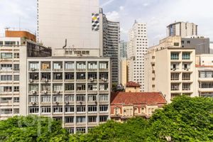 Image 6 - 896219