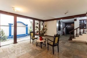 Image 16 - 896219