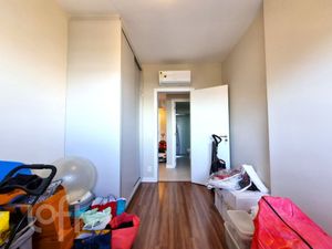 Image 8 - 896224