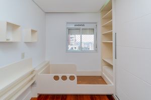 Image 17 - 896228