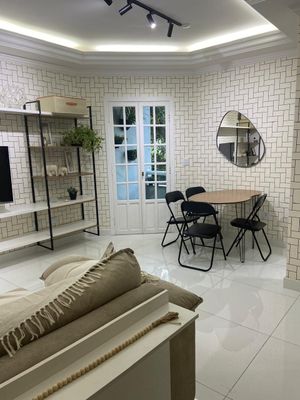 Image 14 - 896230