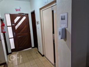 Image 27 - 896232