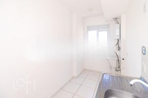 Image 22 - 896233