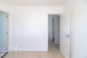 Image 17 - 896233
