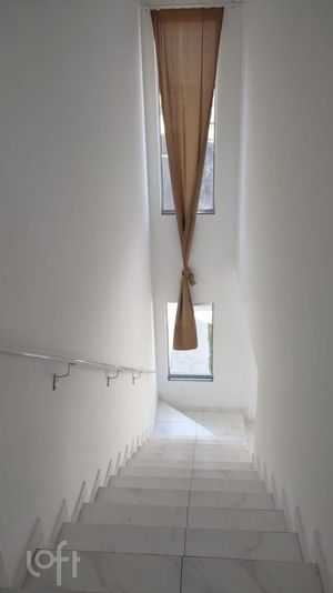 Image 14 - 896234