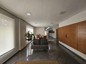 Image 14 - 896267