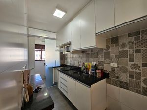 Image 3 - 896267