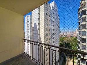 Image 11 - 896267