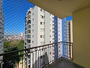 Image 10 - 896267