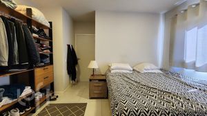 Image 13 - 896271