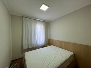 Image 9 - 896273