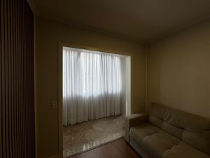 Image 4 - 896273