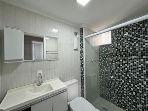 Image 7 - 896273
