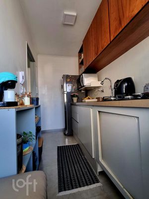 Image 4 - 896275