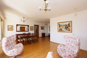 Image 1 - 896278
