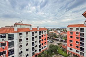 Image 11 - 896279