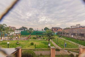 Image 2 - 896283