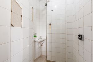 Image 37 - 896291