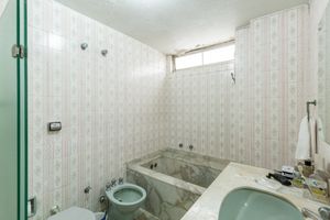 Image 17 - 896291