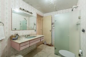 Image 19 - 896291