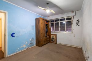 Image 28 - 896291