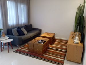 Image 3 - 896293