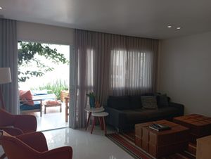Image 0 - 896293