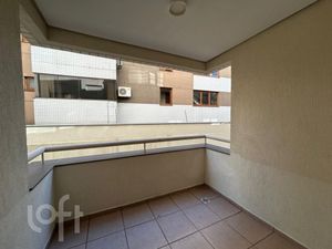 Image 3 - 896297