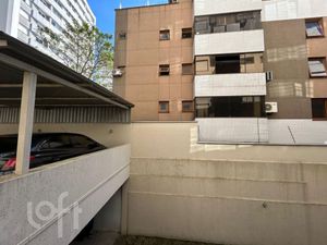 Image 30 - 896297
