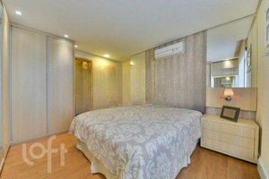 Image 8 - 896300