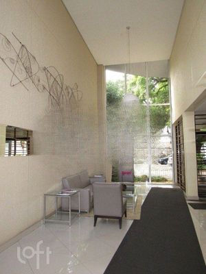 Image 10 - 896300