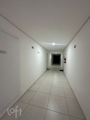 Image 3 - 896363