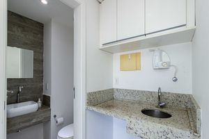 Image 11 - 896365