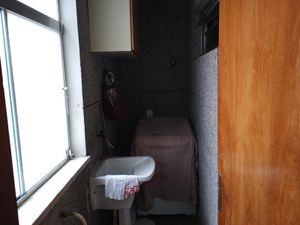 Image 2 - 896368
